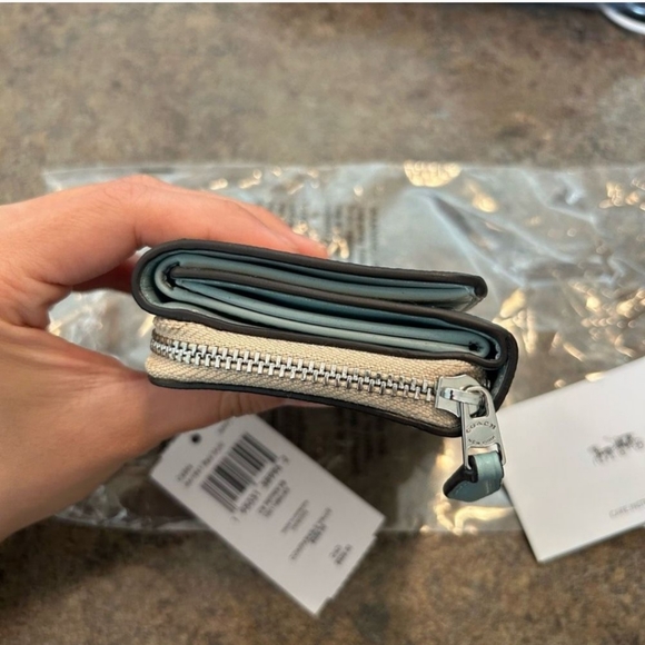 Coach compact wallet - Picture 9 of 9